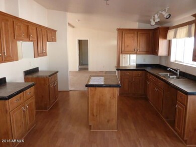 023-322719 Kitchen additional view 2