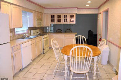 6203 Fremont Ave, Ventnor City, NJ 08406 - photo 4