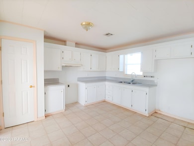 4 Kitchen