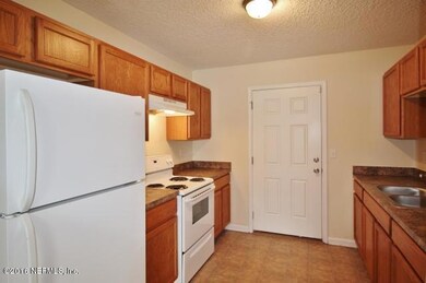 4372 Melissa Ct W, Jacksonville, FL 32210 - photo 4