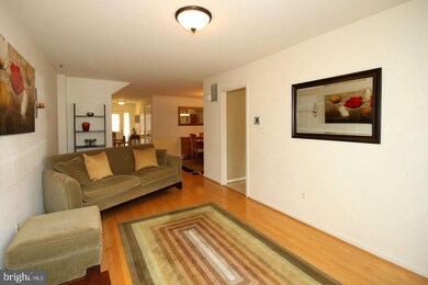 8003 Galla Knoll Cir, Springfield, VA 22153 - photo 3