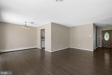 15601 Norman Dr, North Potomac, MD 20878 - photo 5