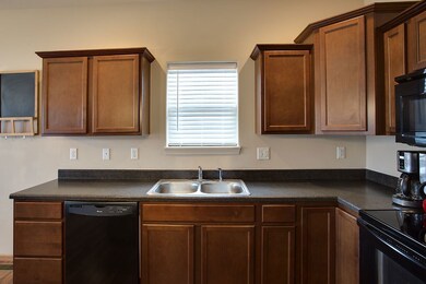 5008 Luke St, Cedar Falls, IA 50613 - photo 5