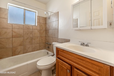 4729 - 4733 East 2nd Street Interior (7)