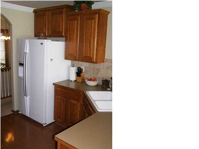 The other side of the kitchen.