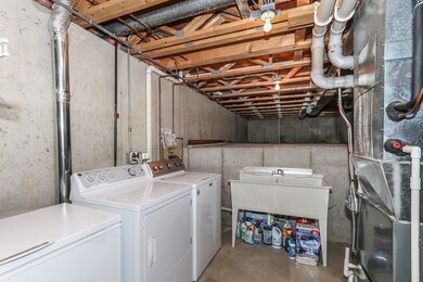 851 Providence Dr, Algonquin, IL 60102 - photo 4