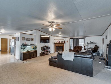 3200 Rolling Oaks Dr, Cleburne, TX 76031 - photo 7