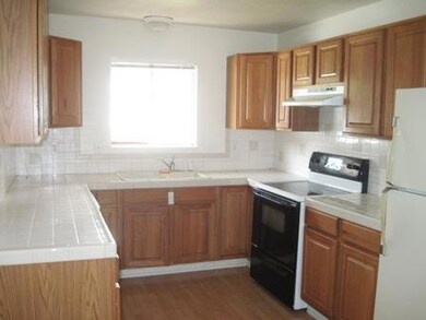 704 NE Beacon Dr, Grants Pass, OR 97526 - photo 3