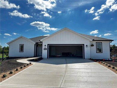 9057 Shady Bend Rd, Lenexa, KS 66227 - photo 2