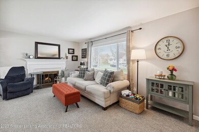 2307 Wellington Rd, Lansing, MI 48910 - photo 6