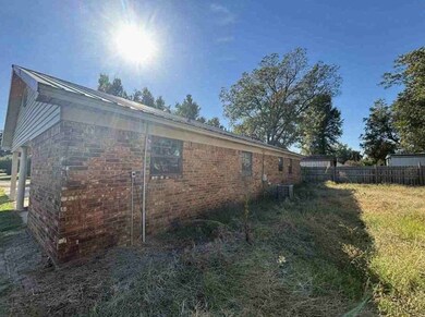 210 Oak St, Tyronza, AR 72386 - photo 2