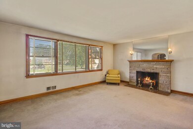 2219 Iverson St, Temple Hills, MD 20748 - photo 4