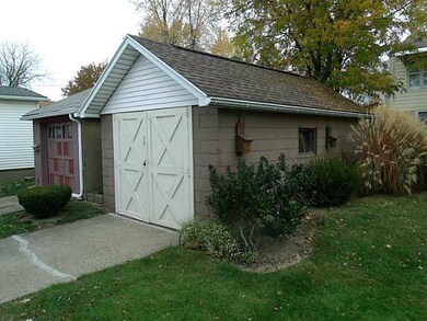 Parking Lot/Garage. 1 car detached garage
