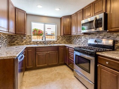 003_Kitchen