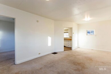 319 Jackson St, Twin Falls, ID 83301 - photo 5