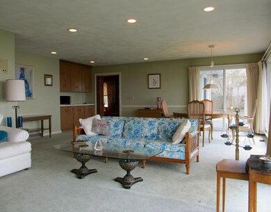 100 Briarcliff Ave, Warwick, RI 02889 - photo 4