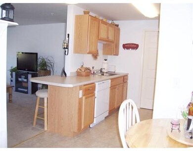 2 Crestview Cir unit 82, Londonderry, NH 03053 - photo 2