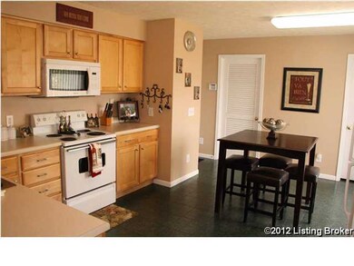 750 Helmwood Cir, Mount Washington, KY 40047 - photo 5