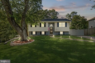 18906 White Oak Dr, Triangle, VA 22172 - photo 2