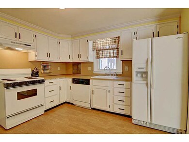 21 Barnard St, Pawtucket, RI 02861 - photo 4