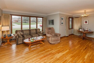 4017 33rd St, Des Moines, IA 50310 - photo 4