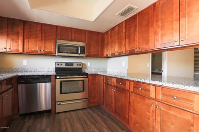 1401EPugetAveAPT9-6