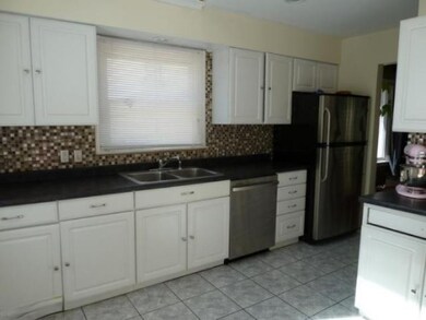 Kitchen 2 Richards