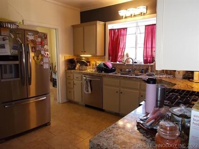 411 E 6th St, Claremore, OK 74017 - photo 3