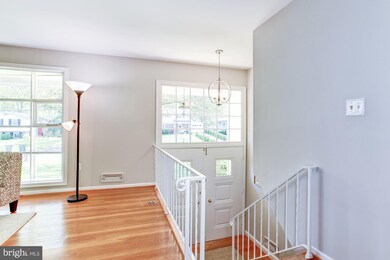 9304 Santayana Dr, Fairfax, VA 22031 - photo 4