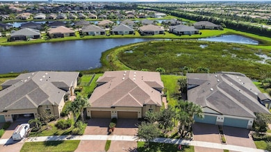 11231 SW Winding Lakes Cir, Port Saint Lucie, FL 34987 - photo 2