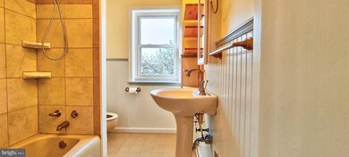 202 Edgemont Ave unit 900, Ardmore, PA 19003 - photo 4