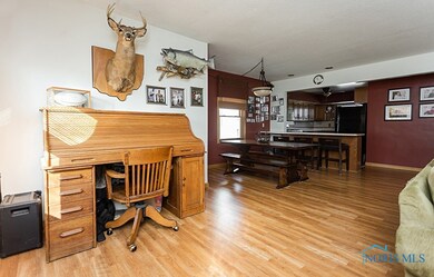 812 W College Ave, Woodville, OH 43469 - photo 7