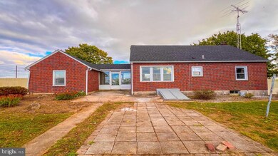 345 Kindt Corner Rd, Leesport, PA 19533 - photo 2