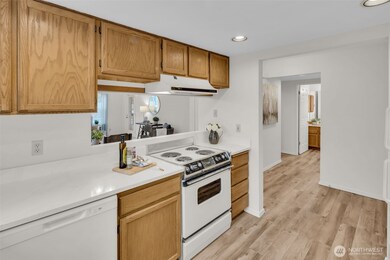 3941 226th Place SE unit 211, Issaquah, WA 98029 - photo 7