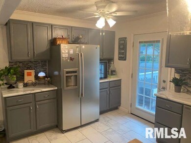 1409 Calvin St, Davenport, IA 52804 - photo 5