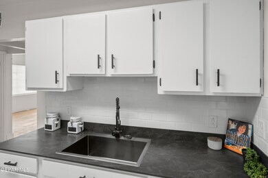 2815 Nashville Ave, El Paso, TX 79930 - photo 6