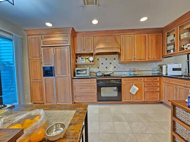 11 Kristin Ln, Hauppauge, NY 11788 - photo 4