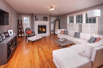 04-LivingRoom