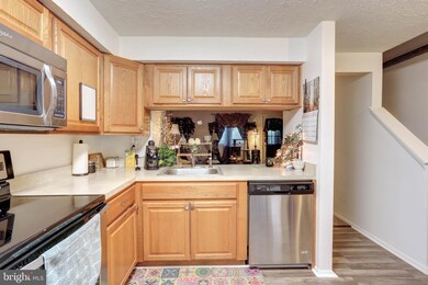 6019 Rowanberry Dr, Elkridge, MD 21075 - photo 4