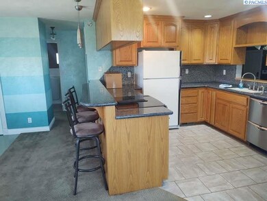 1243 E Larch St, Othello, WA 99344 - photo 7