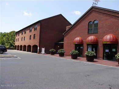 328 Pemberwick Rd unit 12, Greenwich, CT 06831 - photo 2