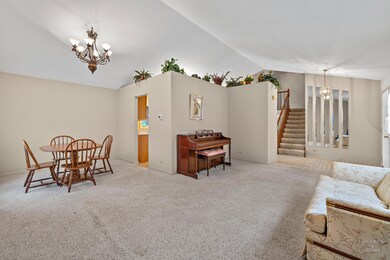 1184 Holly Ln, Algonquin, IL 60102 - photo 4