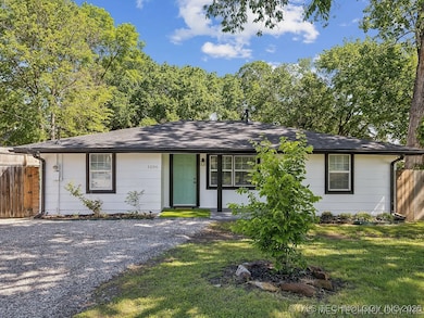 1206 W Haskell St, Claremore, OK 74017 - photo 3