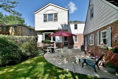 157 N Avon Rd, Elmhurst, IL 60126 - photo 5