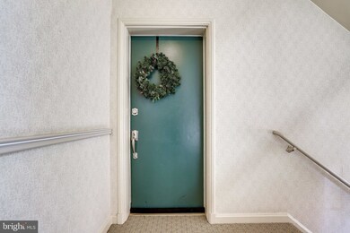 2943 S Dinwiddie St unit A2, Arlington, VA 22206 - photo 5