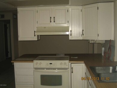 704 N Gentry frt1 006