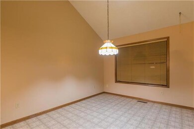 8548 Westgate St, Lenexa, KS 66215 - photo 7