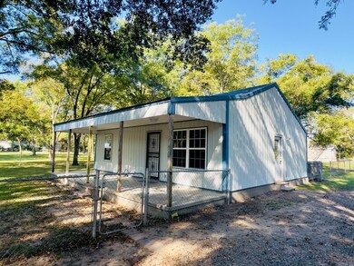 307 E 2nd St, Bald Knob, AR 72010 - photo 3