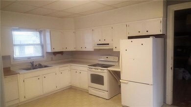 Large eat-in kitchen in the main...
