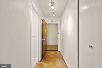 Harbour Square unit S410, Washington, DC 20024 - photo 5